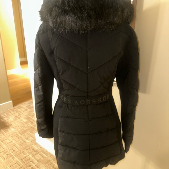 MICHAEL Michael Kors Black Hooded Puffer Jacket - Picture 9 of 12